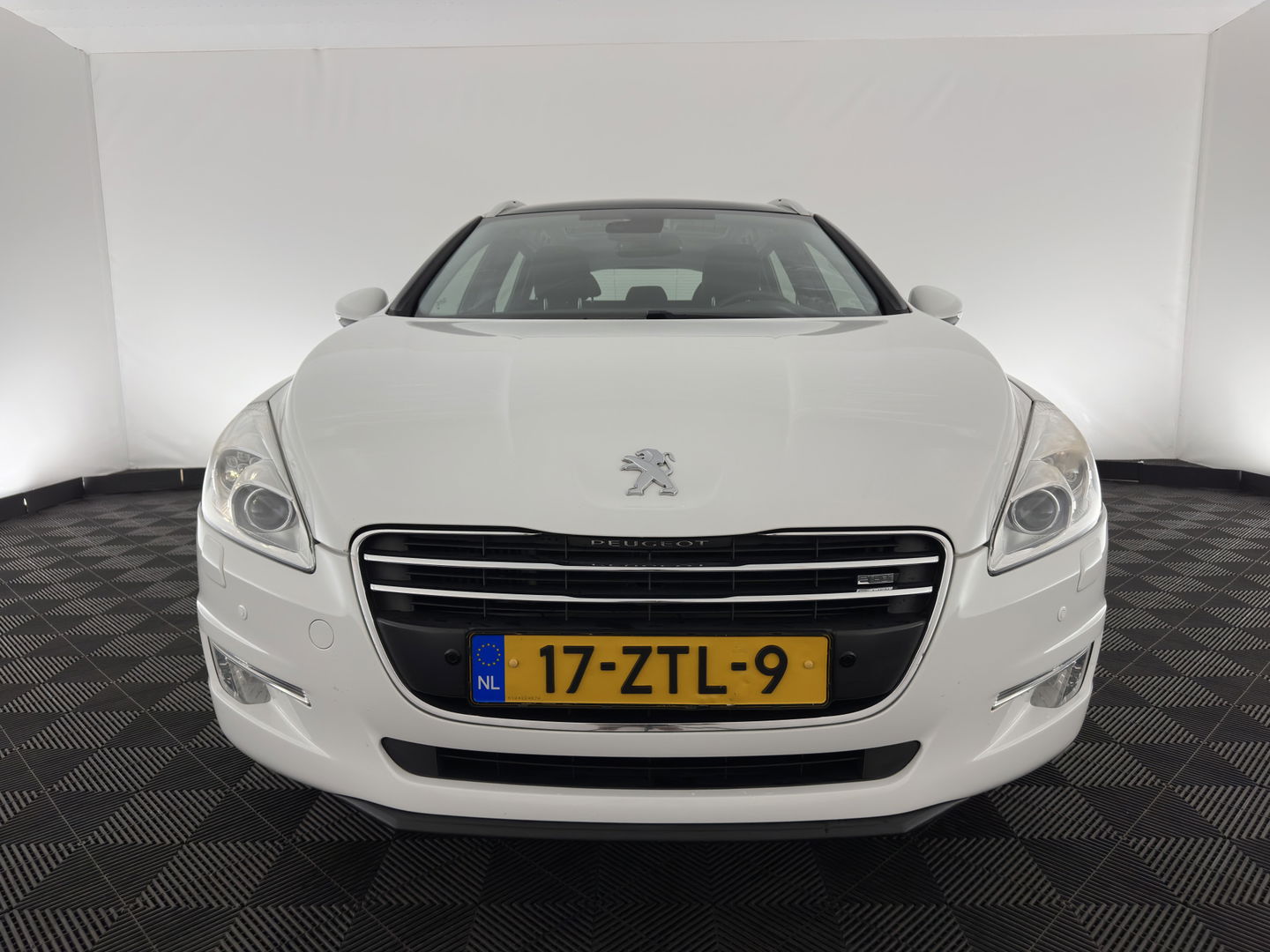 Peugeot 508 SW 1.6 e-HDi Active Aut. *PANO | HEAD-UP | XENON | NAVI-FULLMAP | COMFORT-SEATS | ECC | SHIFT-PADDLES | PDC |  PRIVACY-GLASS | CRUISE | 17''ALU*