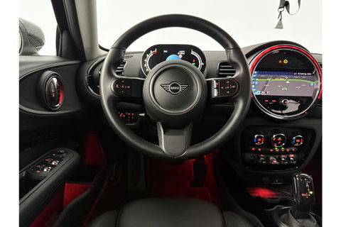 MINI Clubman 1.5 Cooper Classic | Camera | Sfeerverlichting | Virtual Cockpit | LED | Carplay | Navigatie | Leder