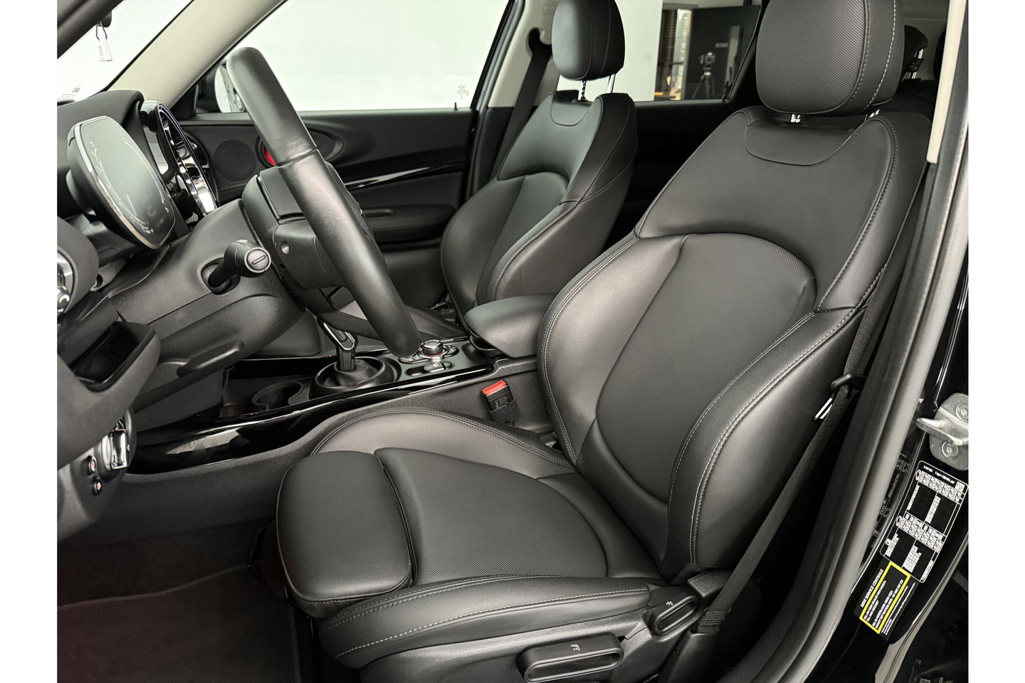 MINI Clubman 1.5 Cooper Classic | Camera | Sfeerverlichting | Virtual Cockpit | LED | Carplay | Navigatie | Leder