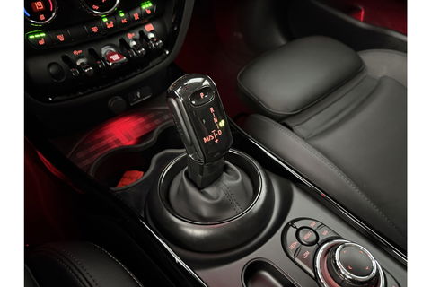 MINI Clubman 1.5 Cooper Classic | Camera | Sfeerverlichting | Virtual Cockpit | LED | Carplay | Navigatie | Leder