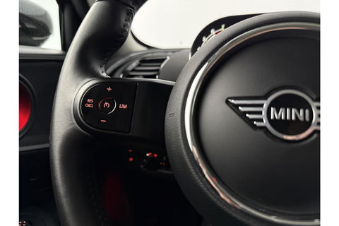 MINI Clubman 1.5 Cooper Classic | Camera | Sfeerverlichting | Virtual Cockpit | LED | Carplay | Navigatie | Leder