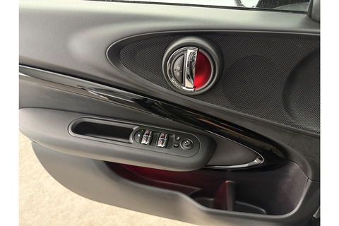 MINI Clubman 1.5 Cooper Classic | Camera | Sfeerverlichting | Virtual Cockpit | LED | Carplay | Navigatie | Leder