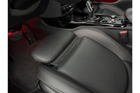 MINI Clubman 1.5 Cooper Classic | Camera | Sfeerverlichting | Virtual Cockpit | LED | Carplay | Navigatie | Leder