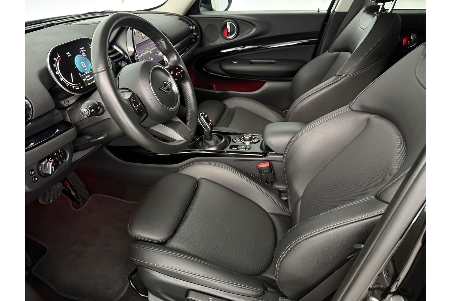 MINI Clubman 1.5 Cooper Classic | Camera | Sfeerverlichting | Virtual Cockpit | LED | Carplay | Navigatie | Leder