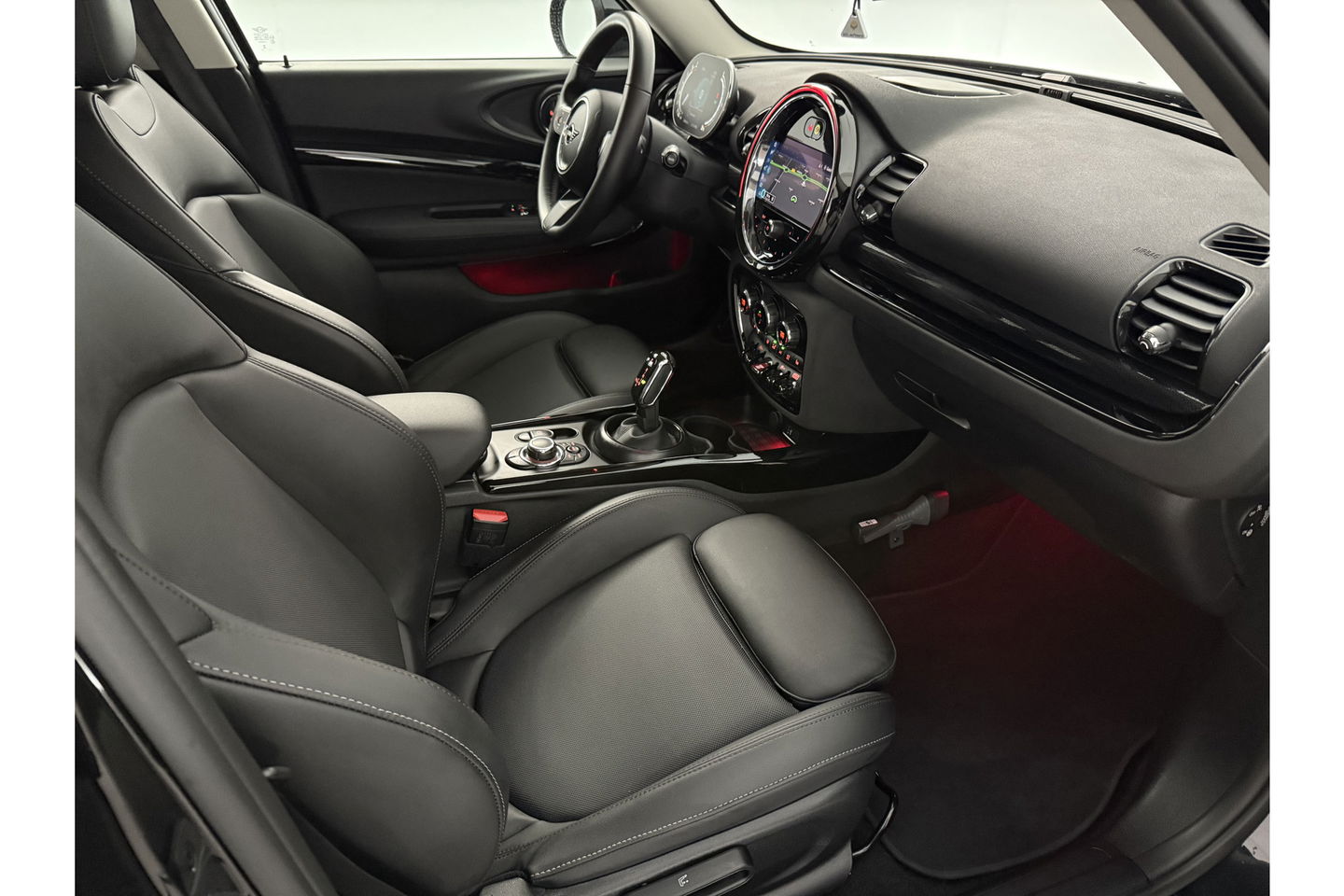 MINI Clubman 1.5 Cooper Classic | Camera | Sfeerverlichting | Virtual Cockpit | LED | Carplay | Navigatie | Leder