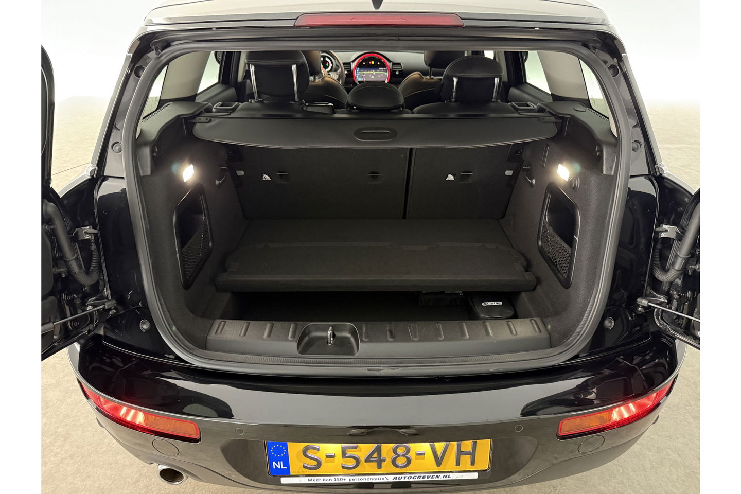 MINI Clubman 1.5 Cooper Classic | Camera | Sfeerverlichting | Virtual Cockpit | LED | Carplay | Navigatie | Leder