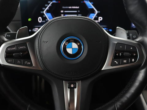 BMW 3-serie 330e M Sport | Leder | Trekhaak | Stoel & stuurverwarming | Carplay | Sportstoelen | Navigatie | Full LED | Park Assist | Live Cockpit | PHEV | Plug In