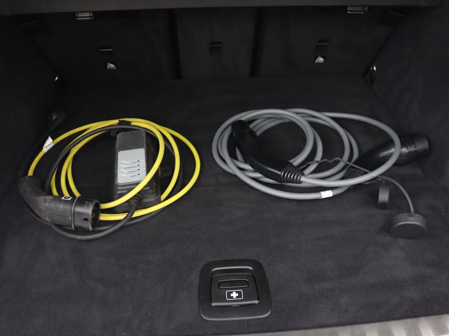 BMW 3-serie 330e M Sport | Leder | Trekhaak | Stoel & stuurverwarming | Carplay | Sportstoelen | Navigatie | Full LED | Park Assist | Live Cockpit | PHEV | Plug In