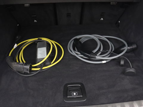 BMW 3-serie 330e M Sport | Leder | Trekhaak | Stoel & stuurverwarming | Carplay | Sportstoelen | Navigatie | Full LED | Park Assist | Live Cockpit | PHEV | Plug In