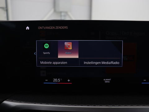 BMW 3-serie 330e M Sport | Leder | Trekhaak | Stoel & stuurverwarming | Carplay | Sportstoelen | Navigatie | Full LED | Park Assist | Live Cockpit | PHEV | Plug In