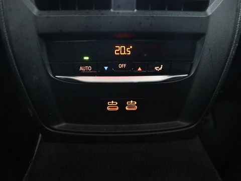 BMW 3-serie 330e M Sport | Leder | Trekhaak | Stoel & stuurverwarming | Carplay | Sportstoelen | Navigatie | Full LED | Park Assist | Live Cockpit | PHEV | Plug In