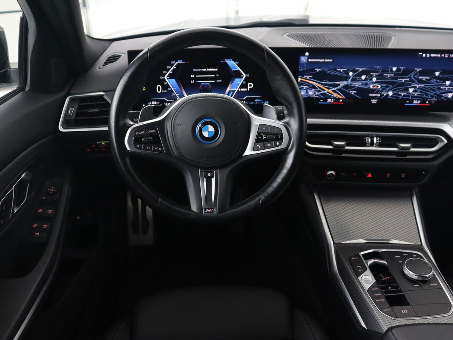 BMW 3-serie 330e M Sport | Leder | Trekhaak | Stoel & stuurverwarming | Carplay | Sportstoelen | Navigatie | Full LED | Park Assist | Live Cockpit | PHEV | Plug In