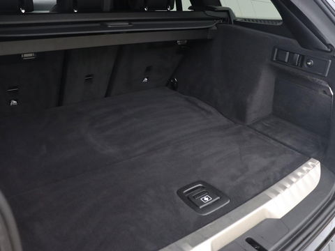 BMW 3-serie 330e M Sport | Leder | Trekhaak | Stoel & stuurverwarming | Carplay | Sportstoelen | Navigatie | Full LED | Park Assist | Live Cockpit | PHEV | Plug In