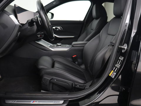 BMW 3-serie 330e M Sport | Leder | Trekhaak | Stoel & stuurverwarming | Carplay | Sportstoelen | Navigatie | Full LED | Park Assist | Live Cockpit | PHEV | Plug In