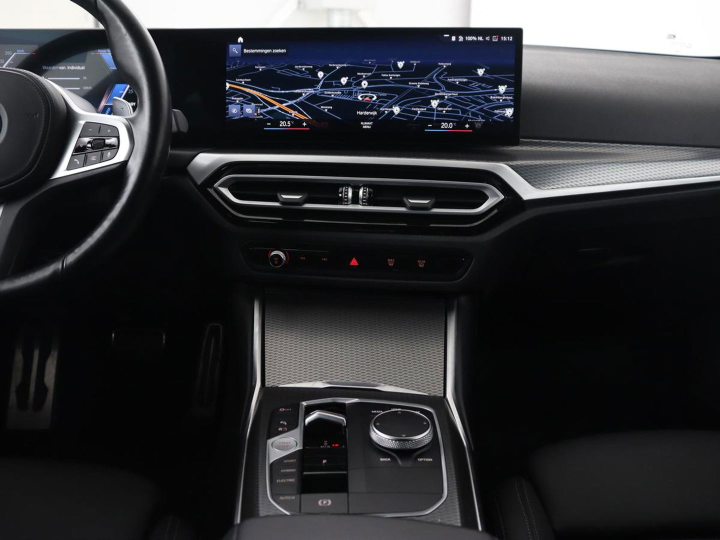 BMW 3-serie 330e M Sport | Leder | Trekhaak | Stoel & stuurverwarming | Carplay | Sportstoelen | Navigatie | Full LED | Park Assist | Live Cockpit | PHEV | Plug In