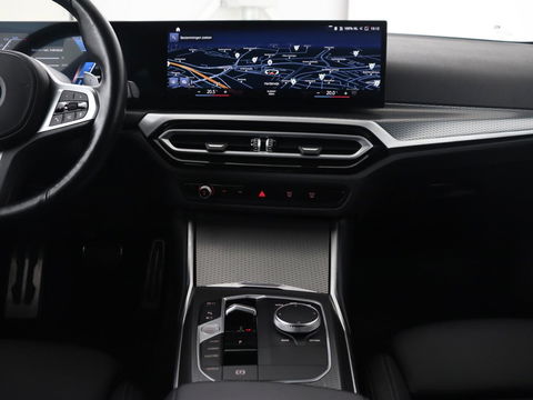 BMW 3-serie 330e M Sport | Leder | Trekhaak | Stoel & stuurverwarming | Carplay | Sportstoelen | Navigatie | Full LED | Park Assist | Live Cockpit | PHEV | Plug In