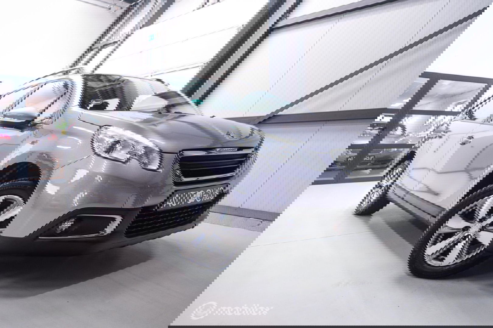 Peugeot 2008 1.2 PureTech Blue Lion | Panorama | Navigatie | Dealer onderhouden | PDC | Cruise | NL auto NAP |