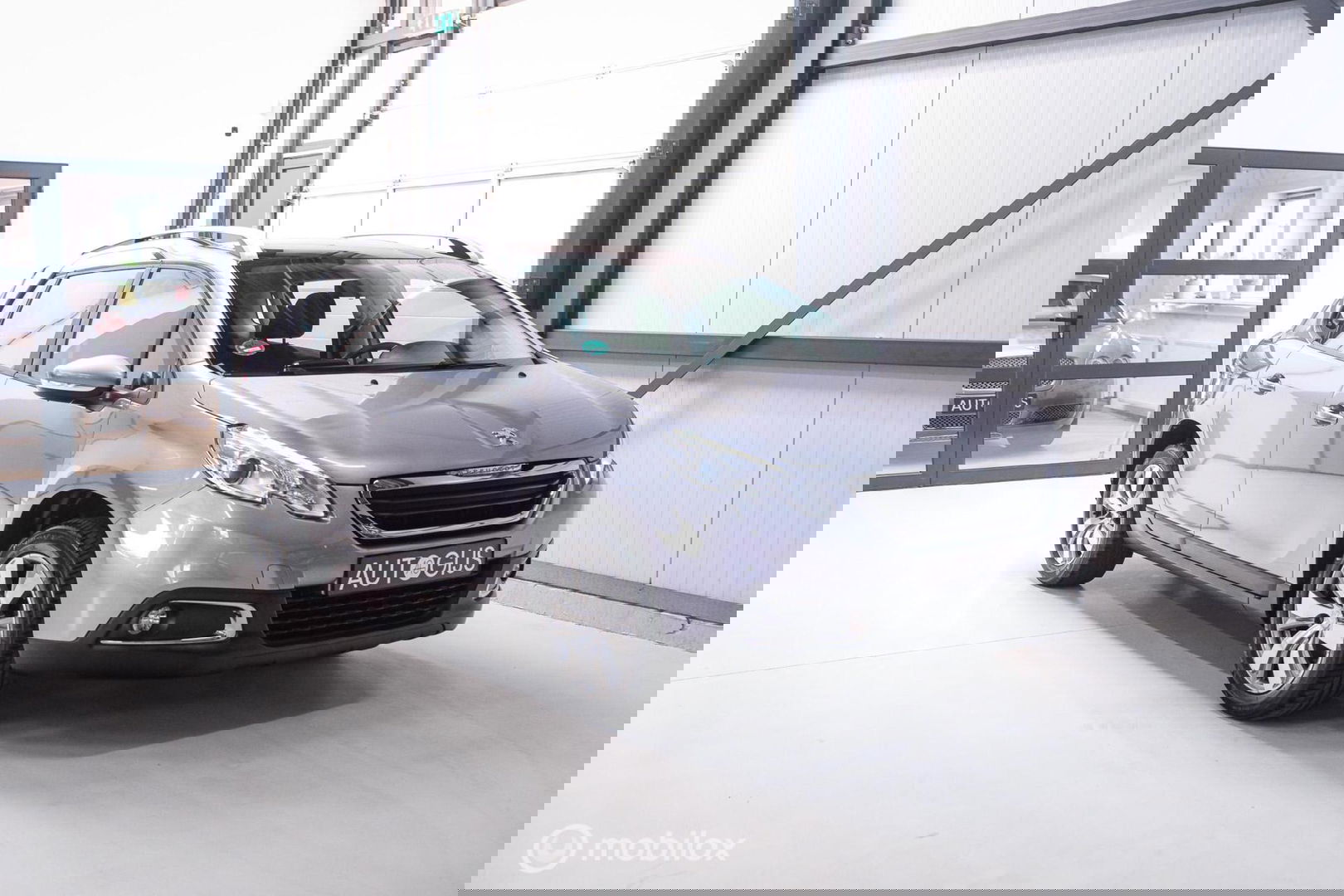Peugeot 2008 1.2 PureTech Blue Lion | Panorama | Navigatie | Dealer onderhouden | PDC | Cruise | NL auto NAP |