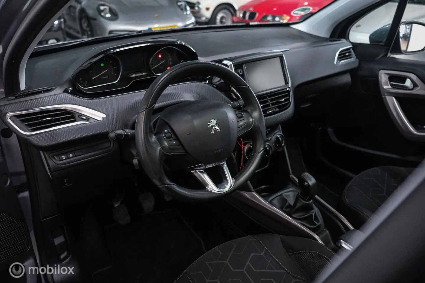 Peugeot 2008 1.2 PureTech Blue Lion | Panorama | Navigatie | Dealer onderhouden | PDC | Cruise | NL auto NAP |