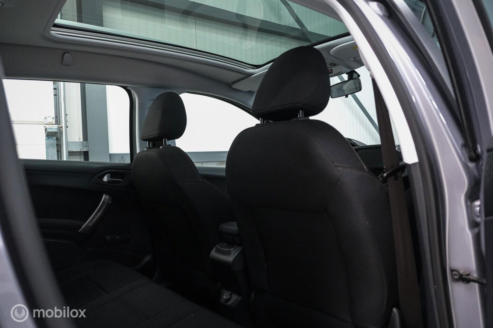 Peugeot 2008 1.2 PureTech Blue Lion | Panorama | Navigatie | Dealer onderhouden | PDC | Cruise | NL auto NAP |