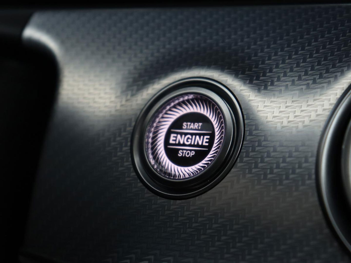 Mercedes-Benz E-Klasse 300e Avantgarde | Adaptive cruise | Leder | Stoelverwarming | Widescreen | Carplay | Sfeerverlichting | Navigatie | Camera | Park Assist | PHEV | Plug In