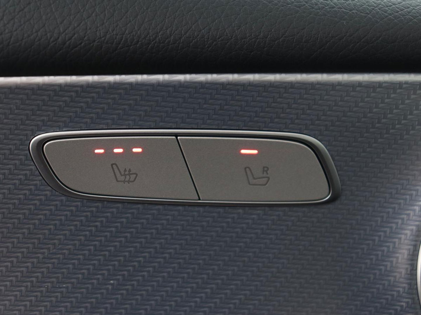 Mercedes-Benz E-Klasse 300e Avantgarde | Adaptive cruise | Leder | Stoelverwarming | Widescreen | Carplay | Sfeerverlichting | Navigatie | Camera | Park Assist | PHEV | Plug In