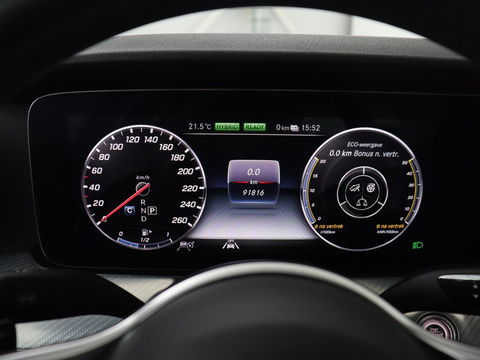Mercedes-Benz E-Klasse 300e Avantgarde | Adaptive cruise | Leder | Stoelverwarming | Widescreen | Carplay | Sfeerverlichting | Navigatie | Camera | Park Assist | PHEV | Plug In