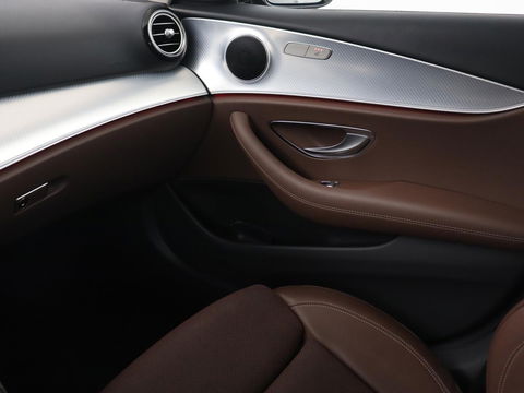 Mercedes-Benz E-Klasse 300e Avantgarde | Adaptive cruise | Leder | Stoelverwarming | Widescreen | Carplay | Sfeerverlichting | Navigatie | Camera | Park Assist | PHEV | Plug In
