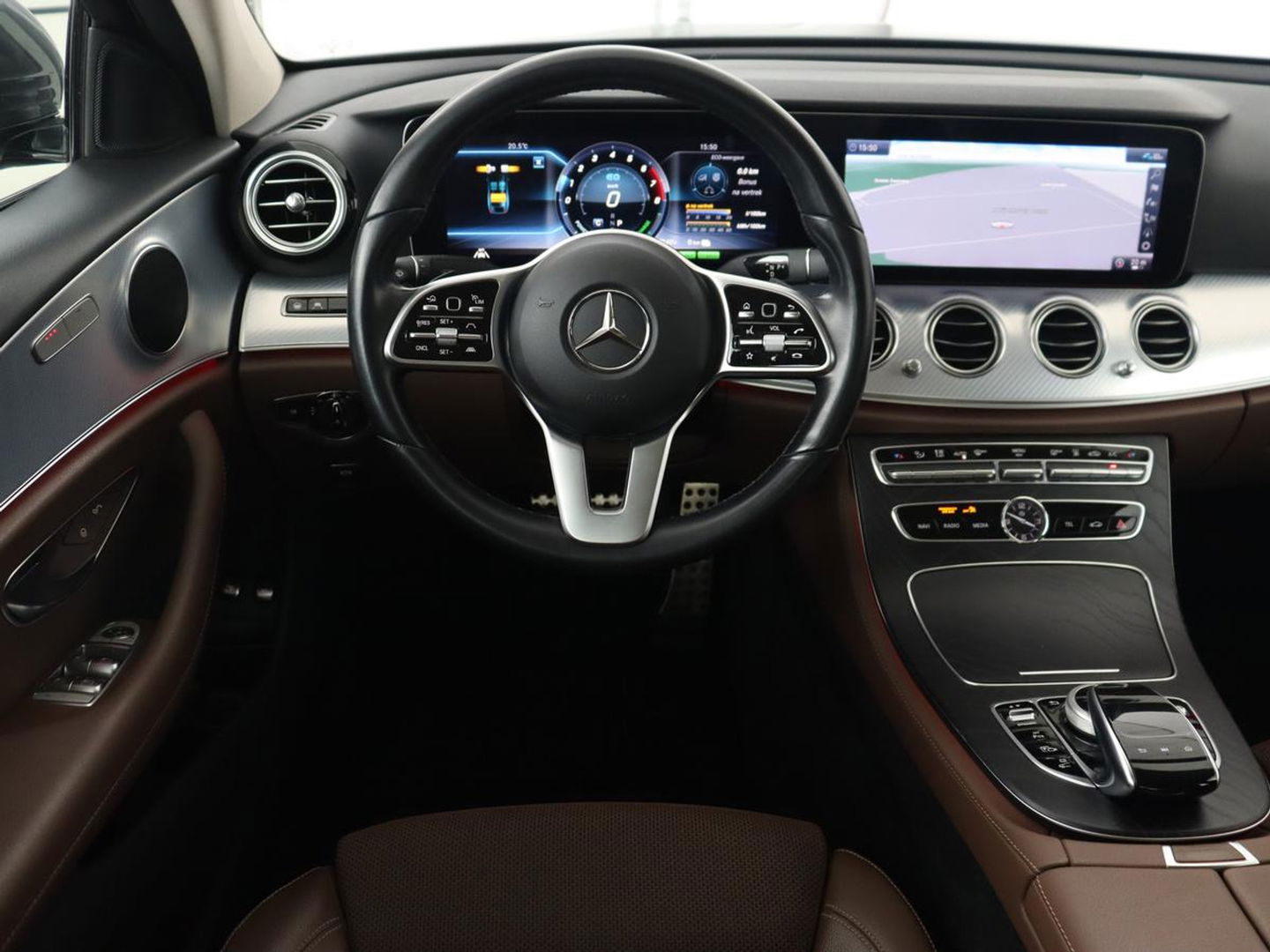 Mercedes-Benz E-Klasse 300e Avantgarde | Adaptive cruise | Leder | Stoelverwarming | Widescreen | Carplay | Sfeerverlichting | Navigatie | Camera | Park Assist | PHEV | Plug In
