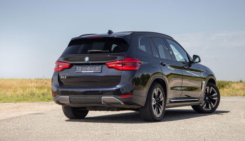 BMW iX3 High Executive 80 kWh PANORAMADAK / CARPLAY / BRUIN LEER / NAVI