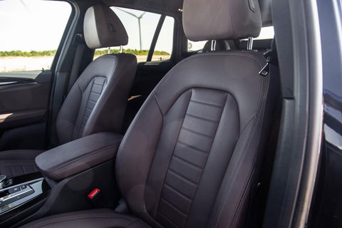 BMW iX3 High Executive 80 kWh PANORAMADAK / CARPLAY / BRUIN LEER / NAVI