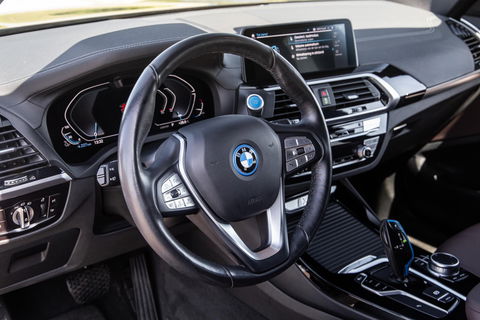 BMW iX3 High Executive 80 kWh PANORAMADAK / CARPLAY / BRUIN LEER / NAVI