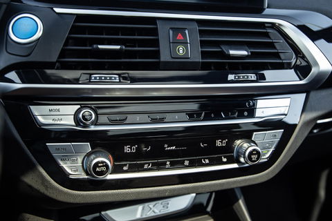 BMW iX3 High Executive 80 kWh PANORAMADAK / CARPLAY / BRUIN LEER / NAVI