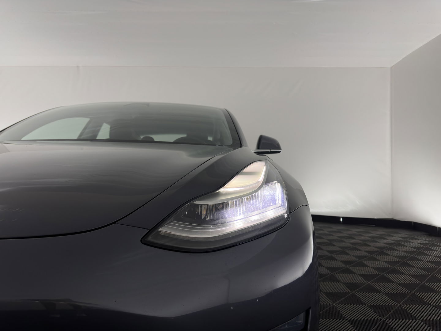 Tesla Model 3 Standard RWD Plus 60 kWh [ 3-Fase ] {SOH-88%} (INCL-BTW) Aut. *PANO | AUTO-PILOT | LUXURY-LEATHER | KEYLESS | FULL-LED | MEMORY-PACK | SURROUND-VIEW | DAB | CARPLAY | DIGI-COCKPIT | LANE-ASSIST | COMFORT-SEATS | 18"ALU*