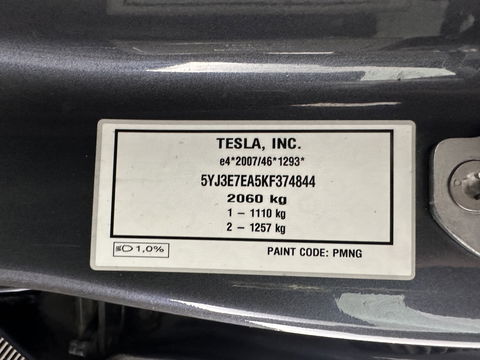 Tesla Model 3 Standard RWD Plus 60 kWh [ 3-Fase ] {SOH-88%} (INCL-BTW) Aut. *PANO | AUTO-PILOT | LUXURY-LEATHER | KEYLESS | FULL-LED | MEMORY-PACK | SURROUND-VIEW | DAB | CARPLAY | DIGI-COCKPIT | LANE-ASSIST | COMFORT-SEATS | 18"ALU*