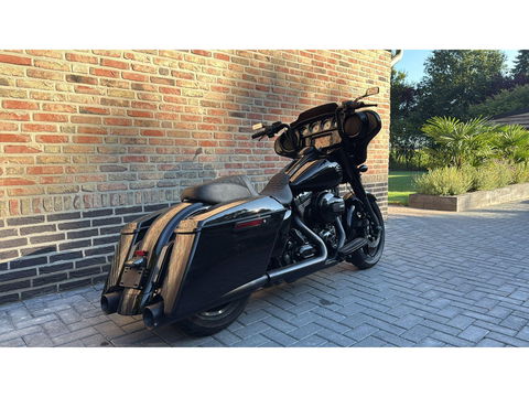 Harley Davidson 103 FLHXS Street Glide Special Full Blackout CVO 