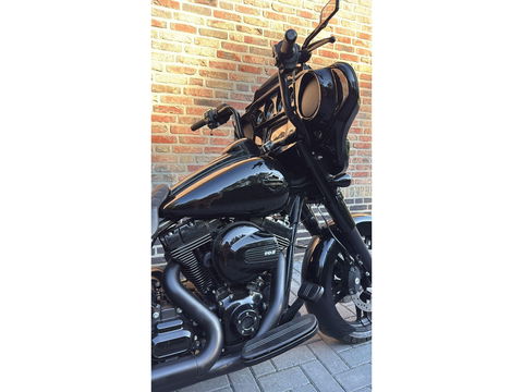 Harley Davidson 103 FLHXS Street Glide Special Full Blackout CVO 