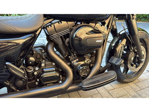 Harley Davidson 103 FLHXS Street Glide Special Full Blackout CVO 