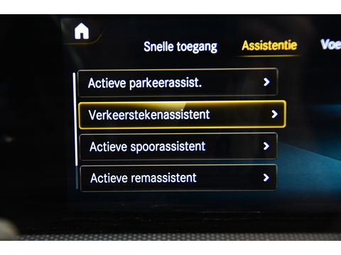Mercedes-Benz A-Klasse 250 AMG Line, Pano, Navi