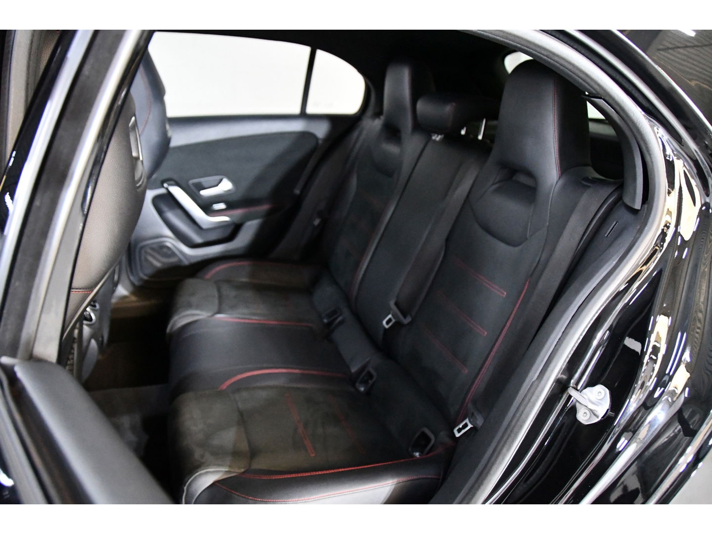 Mercedes-Benz A-Klasse 250 AMG Line, Pano, Navi