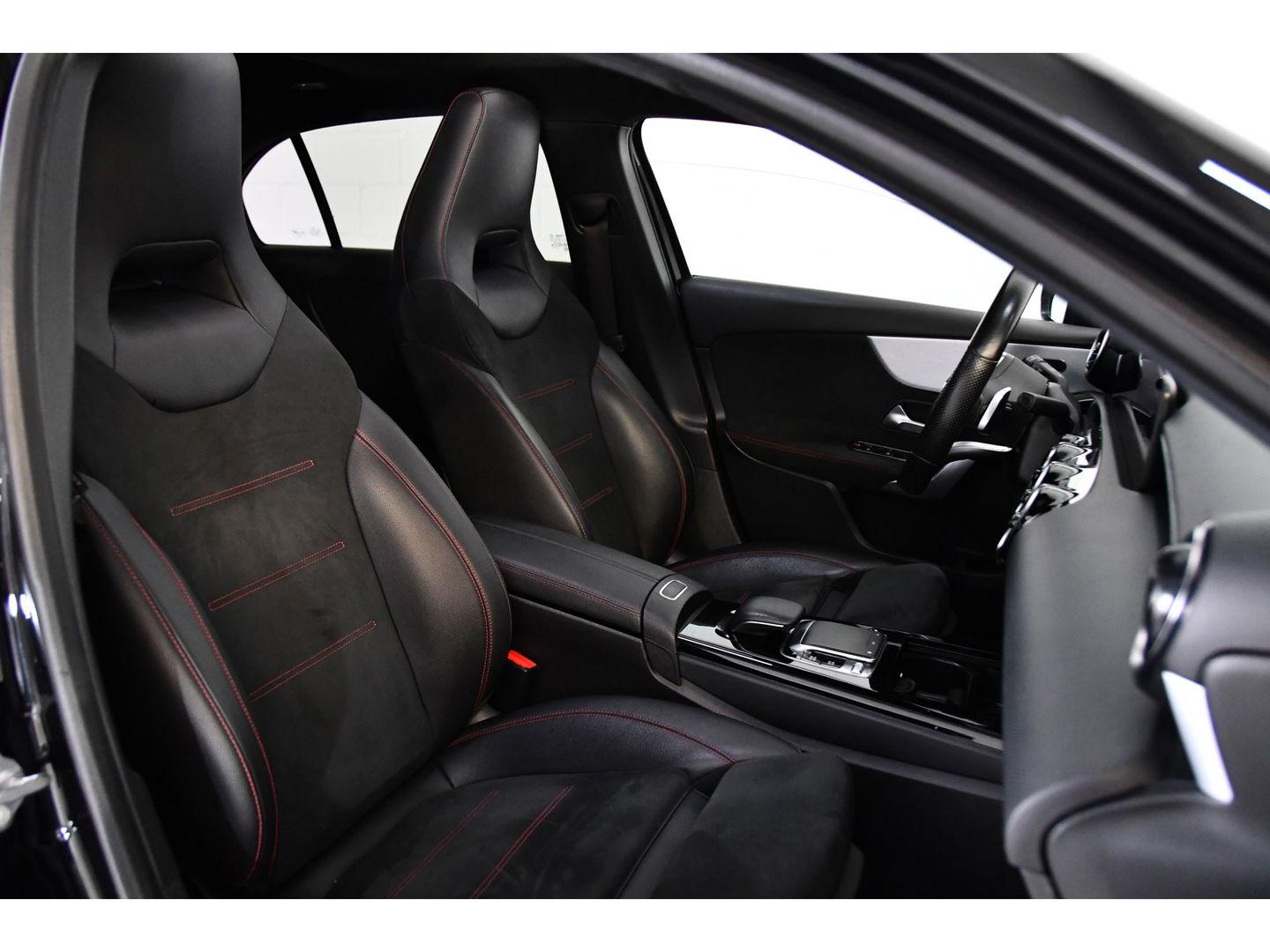 Mercedes-Benz A-Klasse 250 AMG Line, Pano, Navi