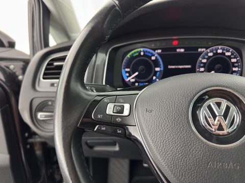 Volkswagen e-Golf E-DITION (INCL-BTW) Aut.*HEAT-PUMP | LUXURY-LEATHER | FULL-LED | DIGI-COCKPIT | NAVI-FULLMAP | HEATED-SPORTSEATS | CAMERA | DAB+ | AMBIENT-LIGHT | PRIVACY-GLASS | CCS-FASTLOADER | 16''ALU*