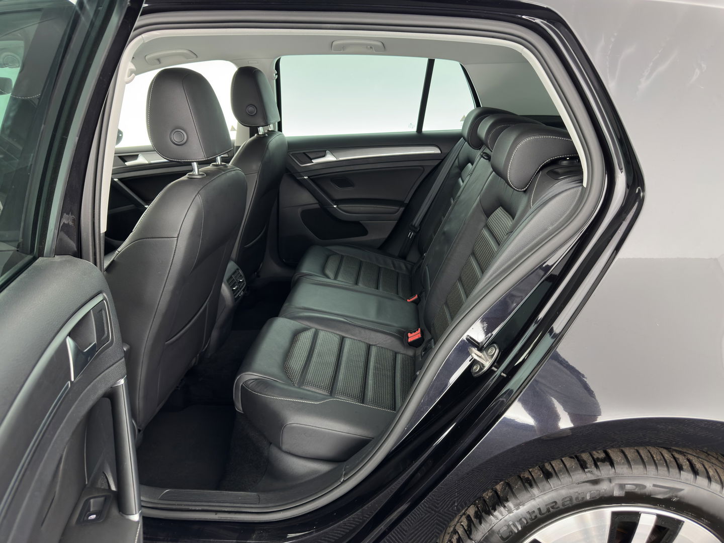 Volkswagen e-Golf E-DITION (INCL-BTW) Aut.*HEAT-PUMP | LUXURY-LEATHER | FULL-LED | DIGI-COCKPIT | NAVI-FULLMAP | HEATED-SPORTSEATS | CAMERA | DAB+ | AMBIENT-LIGHT | PRIVACY-GLASS | CCS-FASTLOADER | 16''ALU*