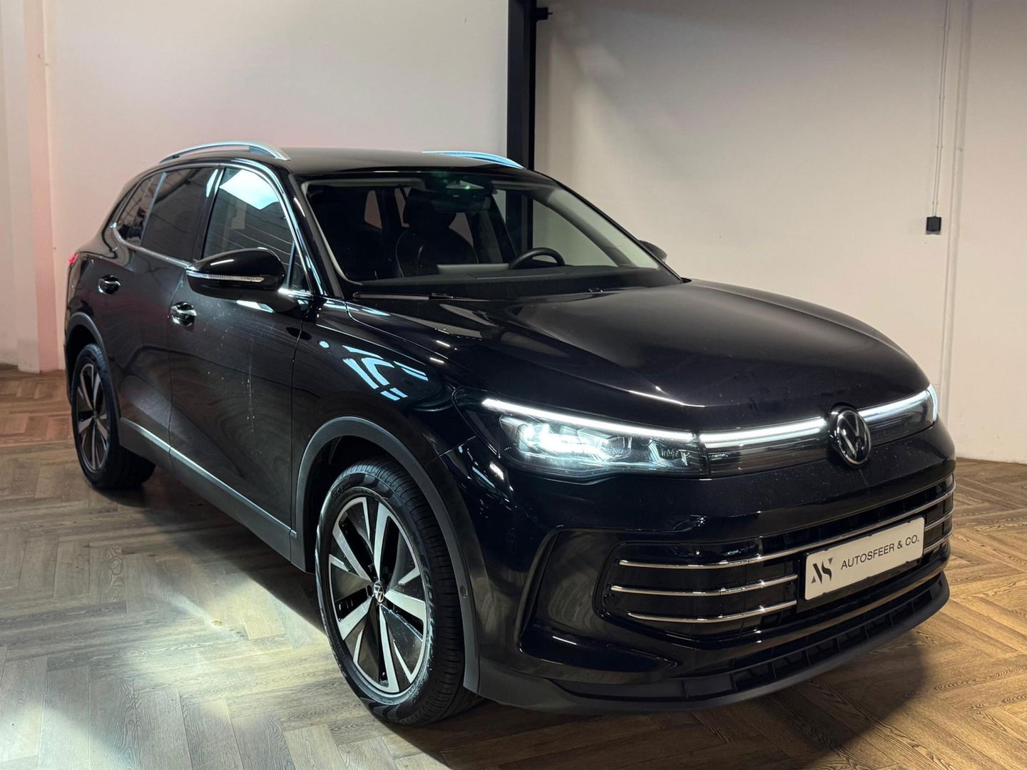 Volkswagen Tiguan 1.5 eTSI Life Edition CAM KEYLESS