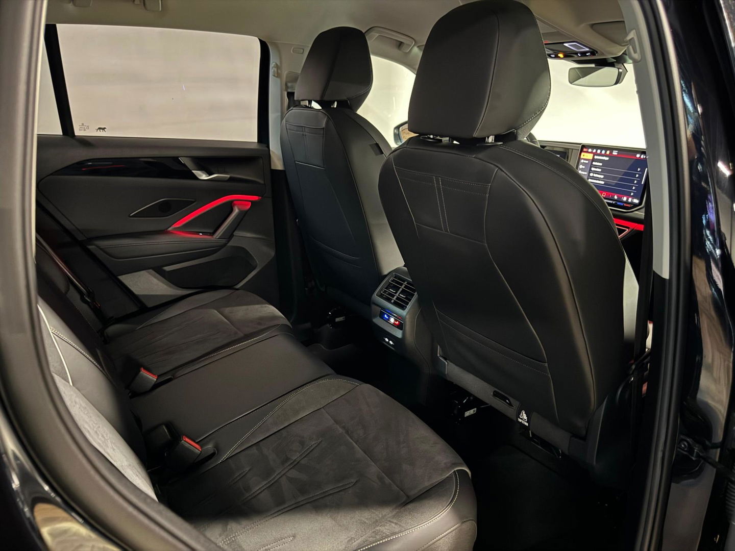 Volkswagen Tiguan 1.5 eTSI Life Edition CAM KEYLESS