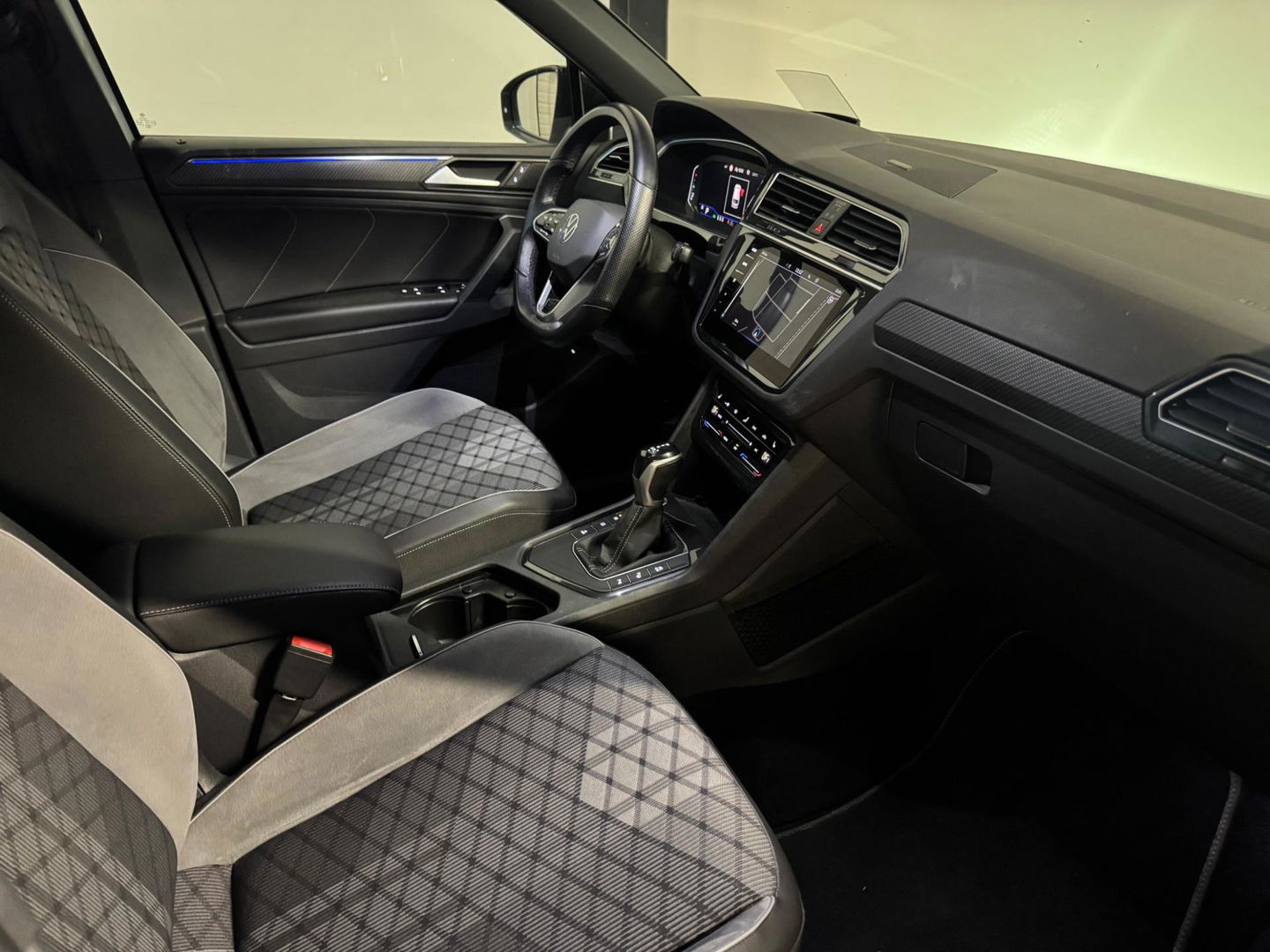 Volkswagen Tiguan 1.5 TSI R-Line PANO KEYLESS CAM