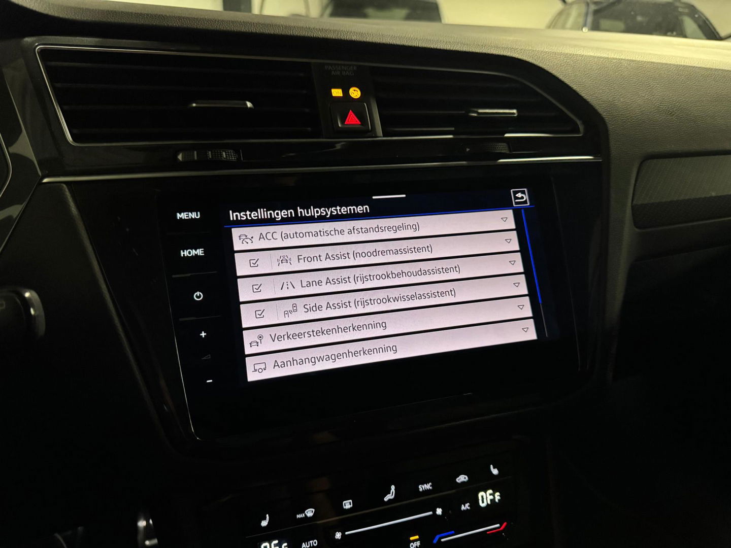 Volkswagen Tiguan 1.5 TSI R-Line PANO KEYLESS CAM