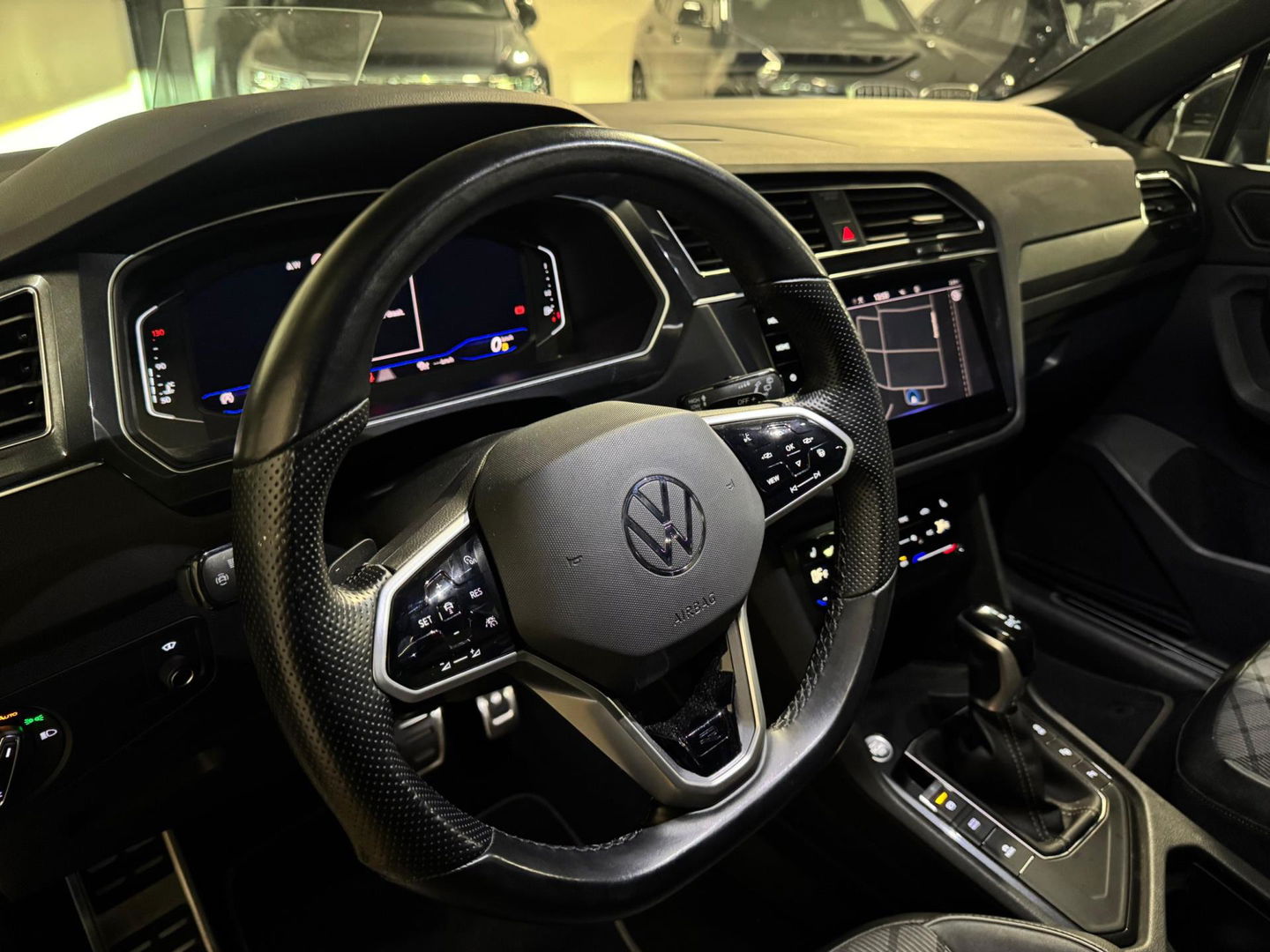 Volkswagen Tiguan 1.5 TSI R-Line PANO KEYLESS CAM