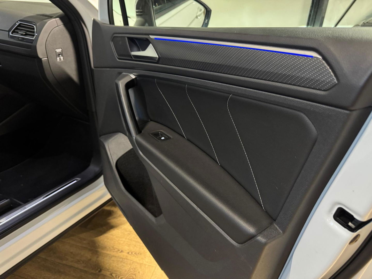 Volkswagen Tiguan 1.5 TSI R-Line PANO KEYLESS CAM