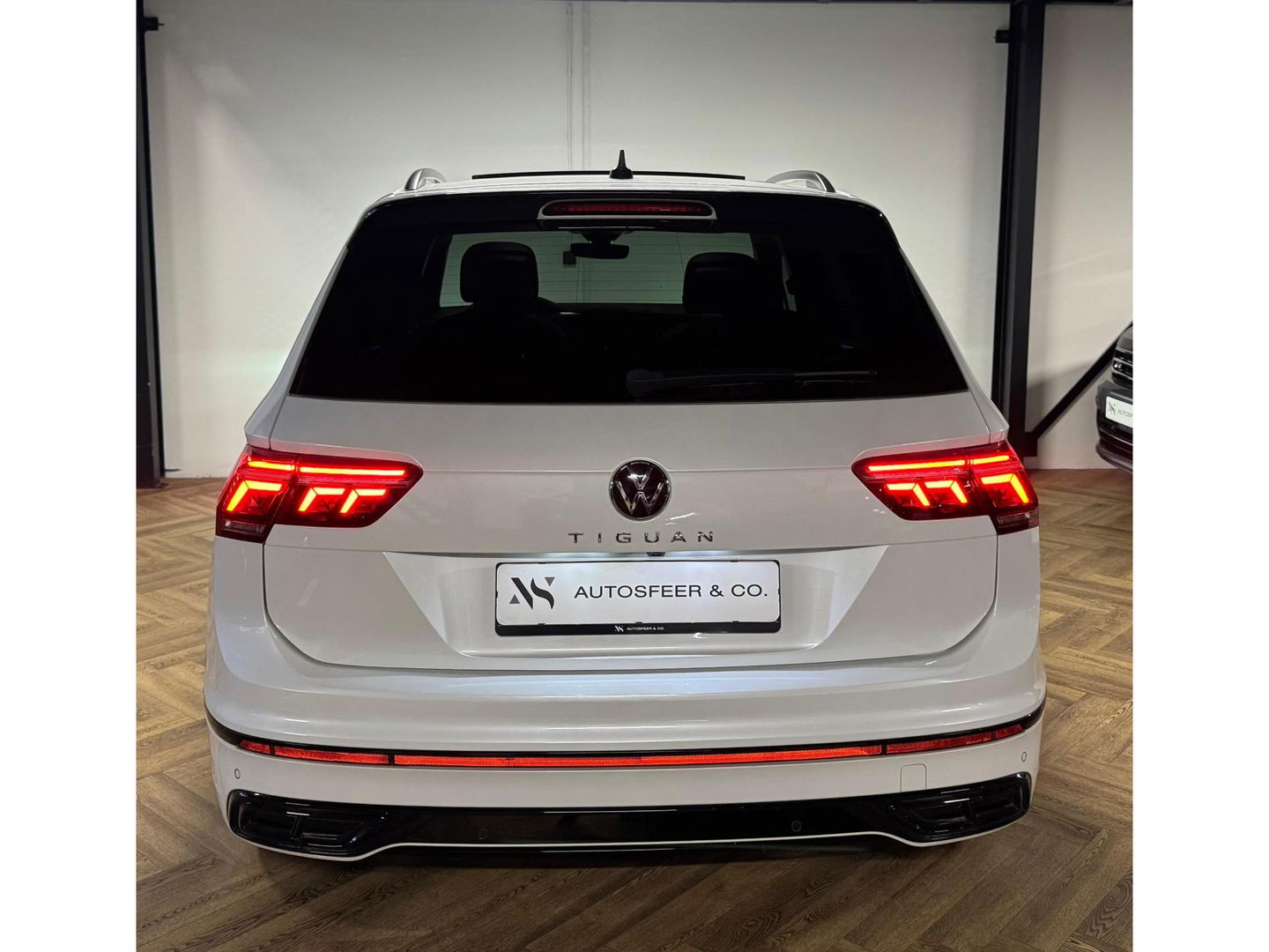 Volkswagen Tiguan 1.5 TSI R-Line PANO KEYLESS CAM